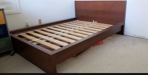 Queen bed frame with 2 drawers
