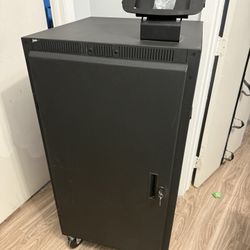 21u Middle Atlantic PTRK-21 Rolling Network Rack