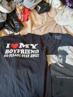 Bundle of 8 graphic tees