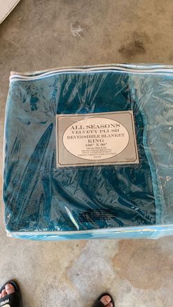 All seasons velvety plush blanket king