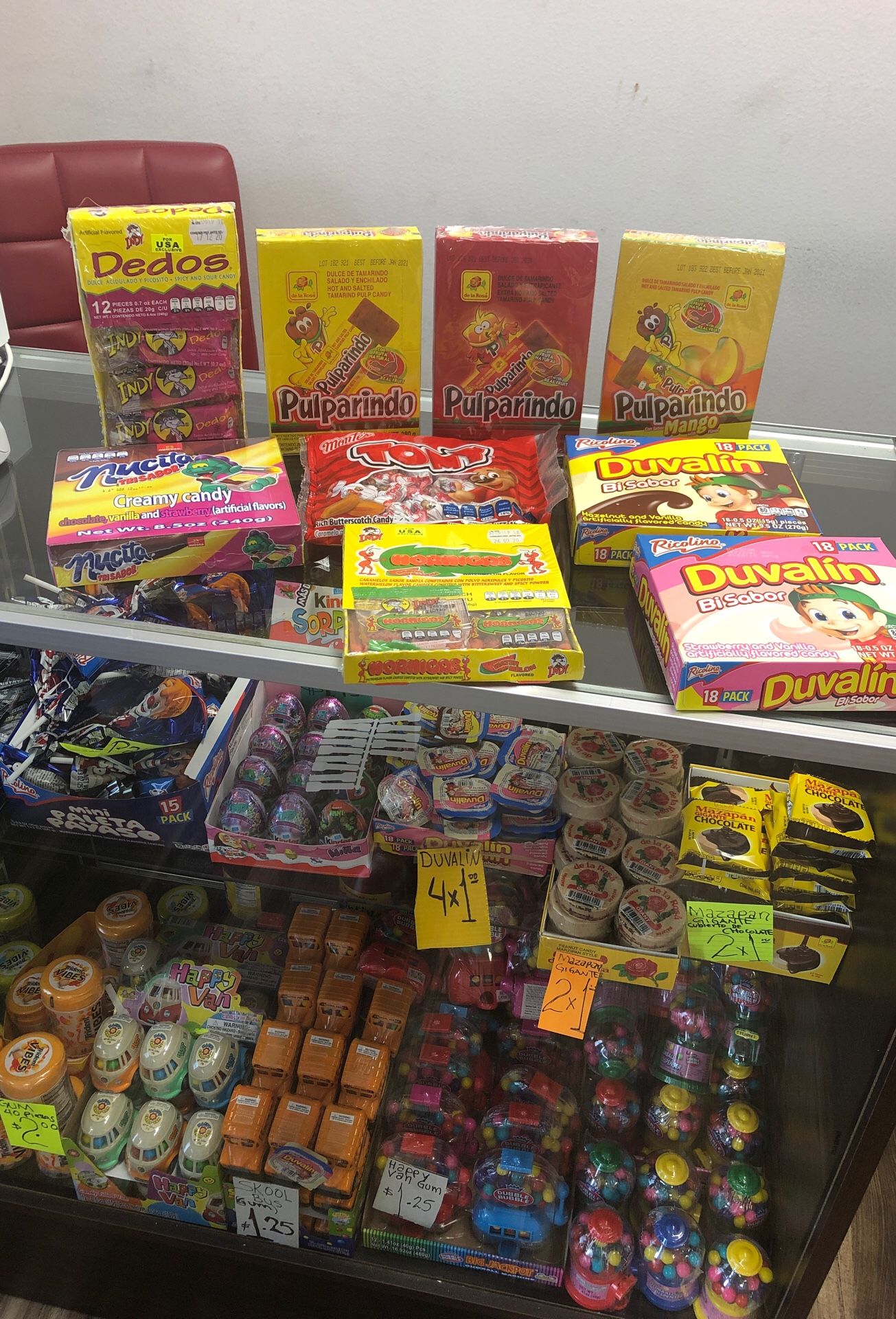 Variedad de dulces mexicanos