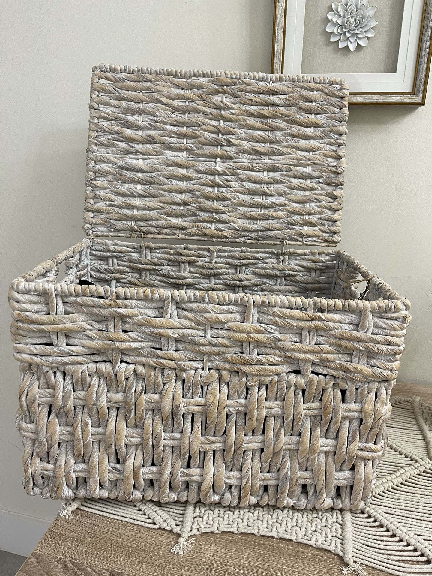 Wicker Storage Basket With Lid