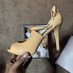 Carlos Santana Beige Heel