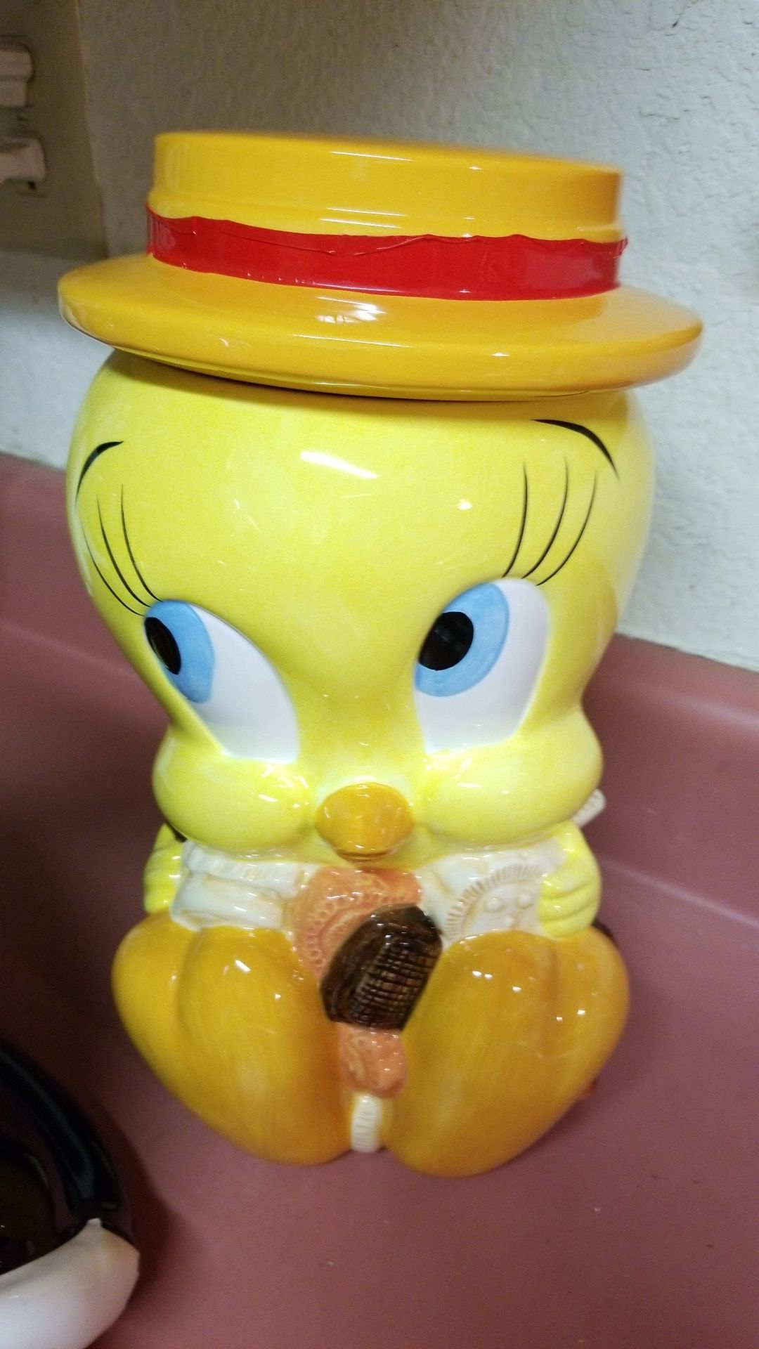 Looney Tunes Ceramic cookie Jars ( 2 ) and a Teacup