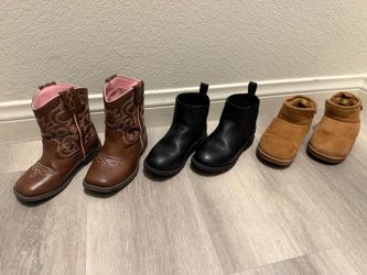 Boots and nikes size 9/10 toddler girls