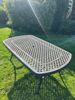 Patio Table and Chairs - FREE