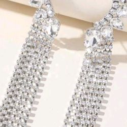 Luxury  Zirconia Tassel  Earing  .