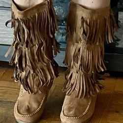 Boots With Fringe