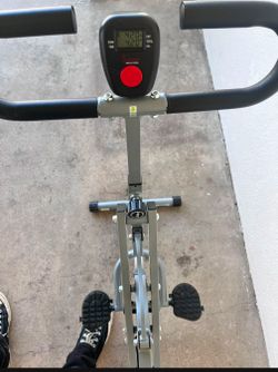 Sunny Health and fitness bike cycle