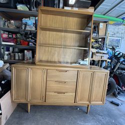 MCM sideboard / Buffet With Hutch 