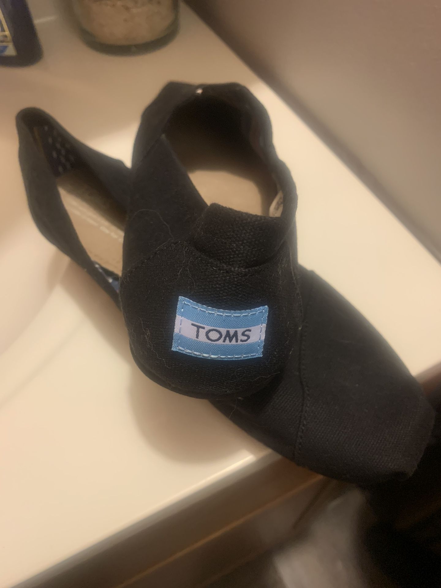 Toms Shoes Size 8