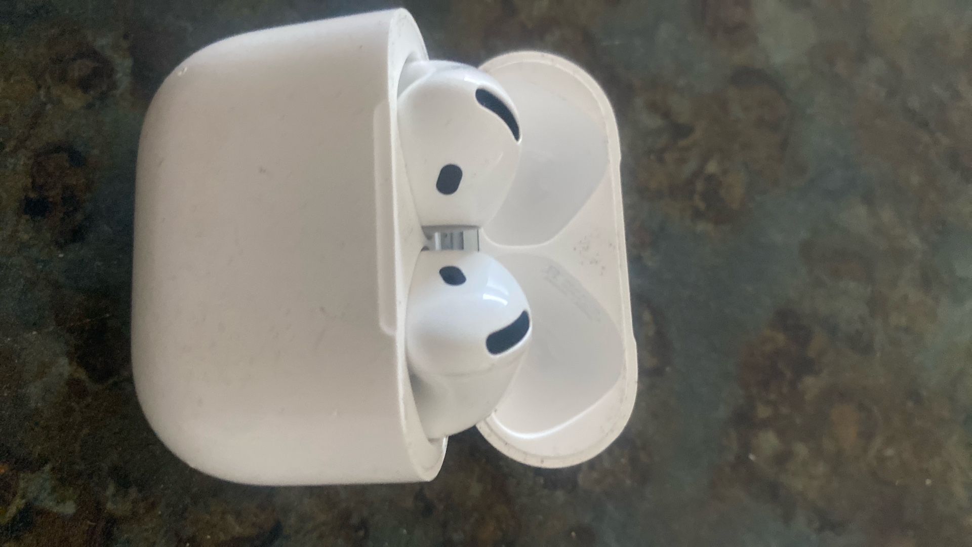 AirPod Gen 3