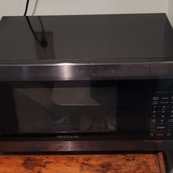 Frigidaire 1100 Watt Microwave 