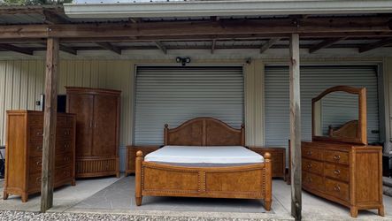 Burled Wood King Bedroom Set by Universal Furniture- Excellent Condition