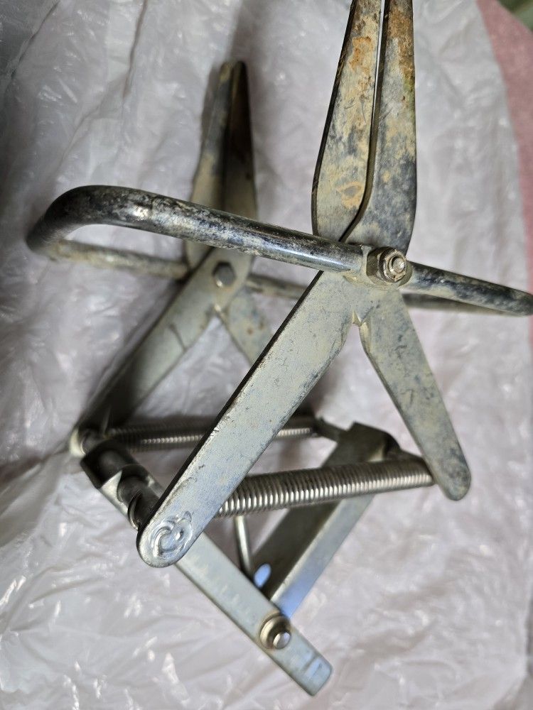 Galvanize Mole Trap