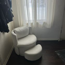 Short Swivel Ottoman Chair With Footrest