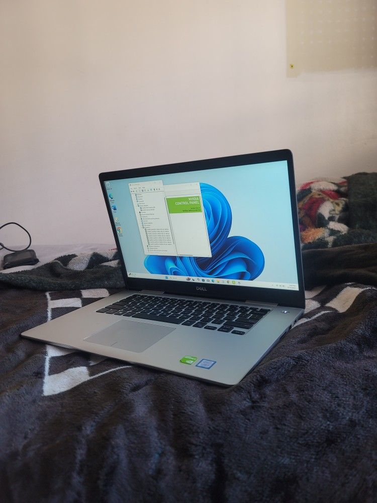 Dell Laptop: Core i7. Windows 11 V-24H2, Wi-Fi, Bluetooth. MS-office. M.2 Drive, WebCam.