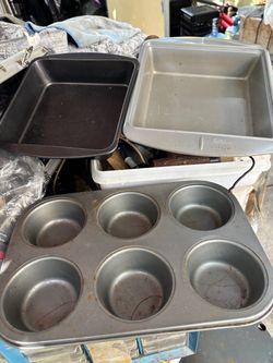 Baking utensils