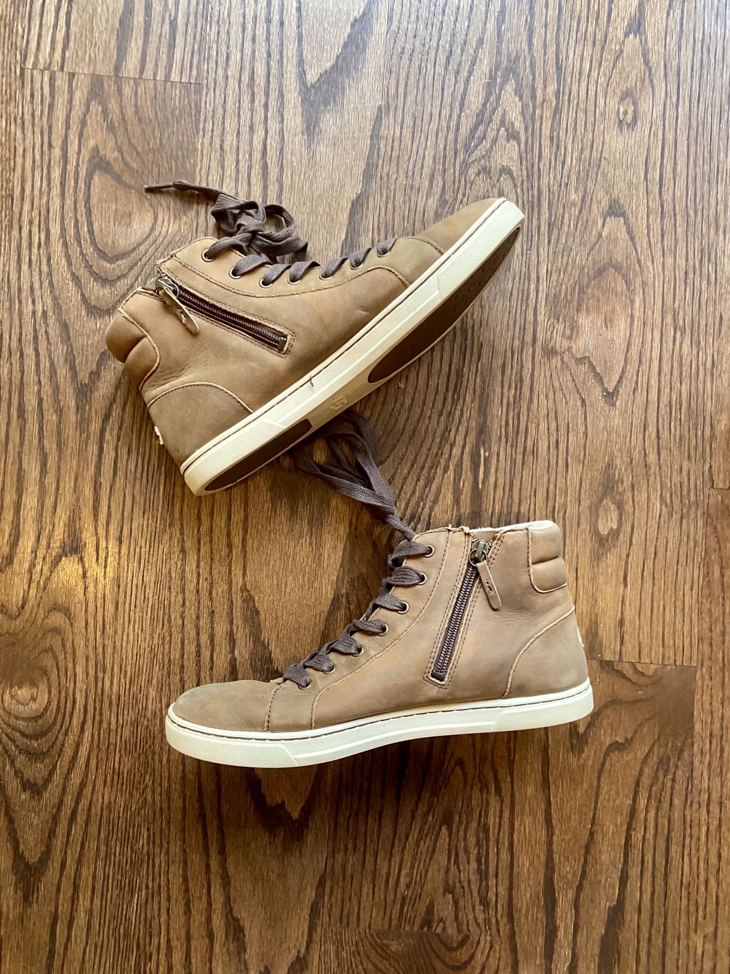 UGG brown Leather Sneakers
