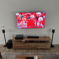 Sonos Beam + 2 Sonos One SL’s (stands included)