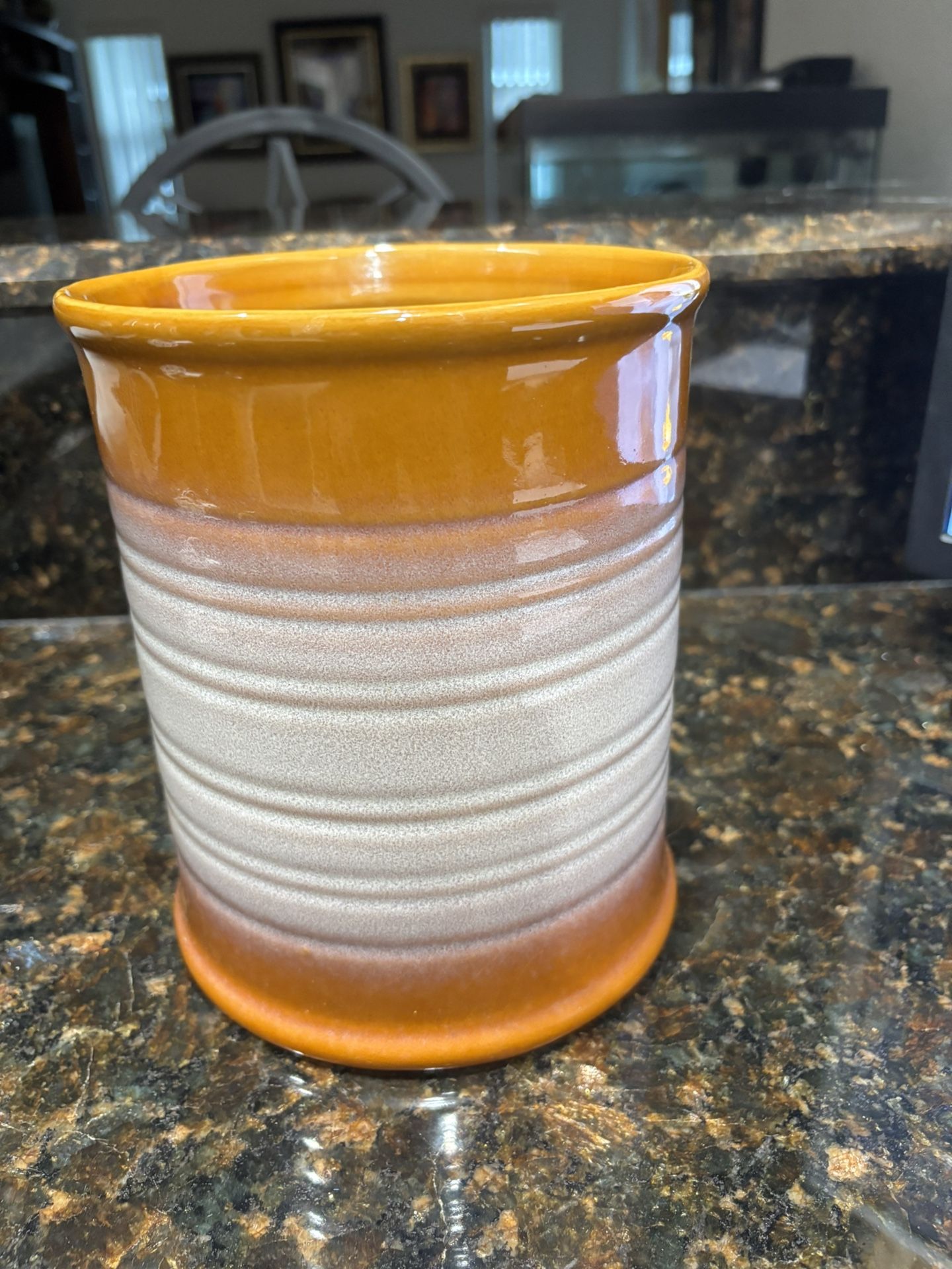 New 2 tone kitchen utensil holder 71/2”H . extra Large for countertop. can be also be used as a flower pot 