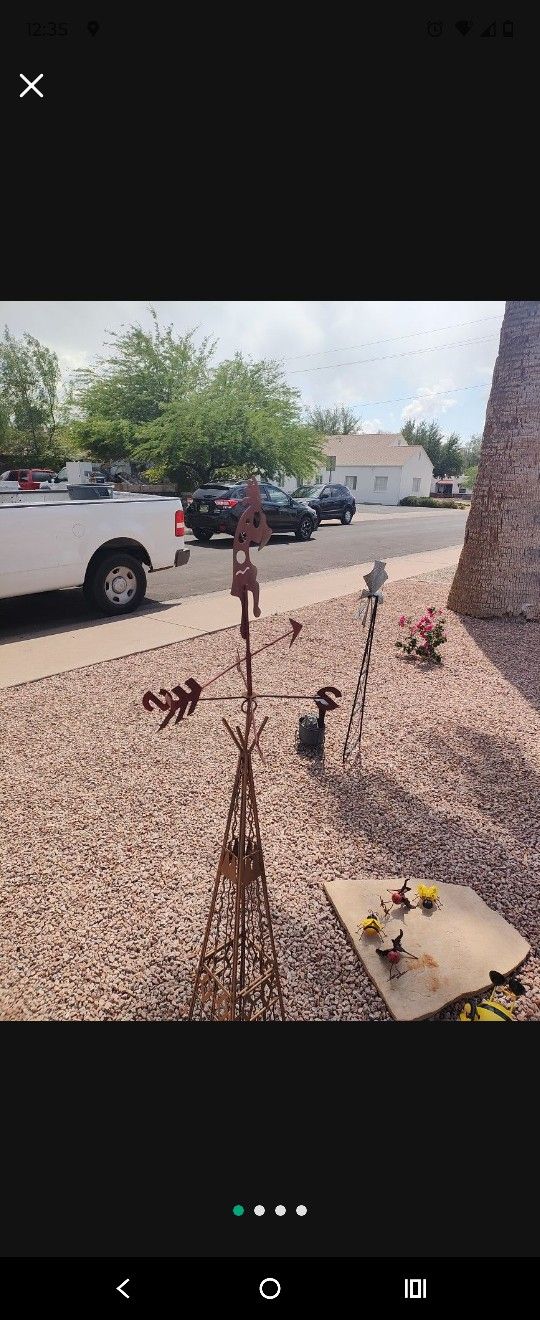 5ft Metal Yard Decor