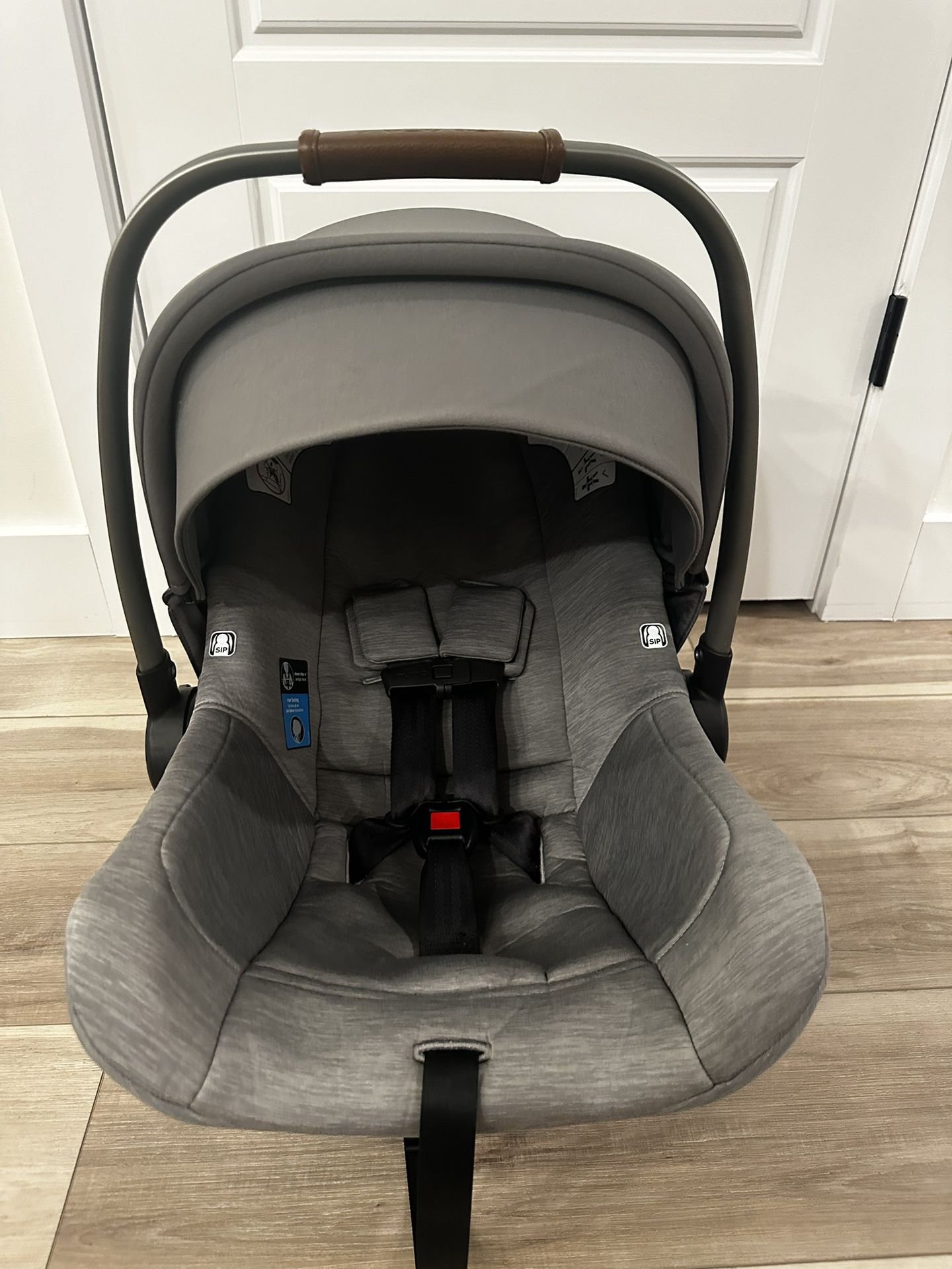 Nuna Infant Car Seat With Car Base 