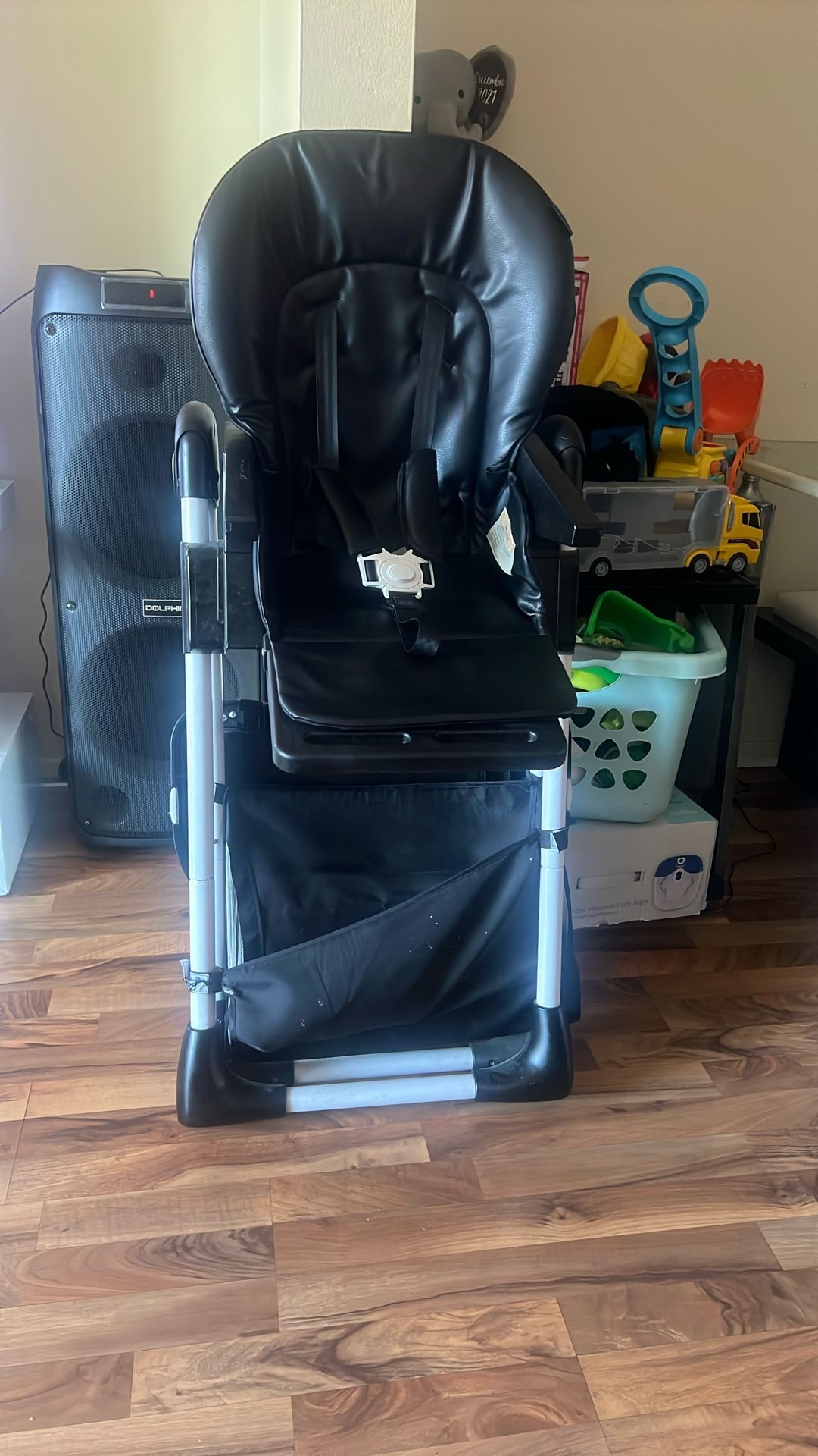 Brand New High Chair Already made 50$ Only