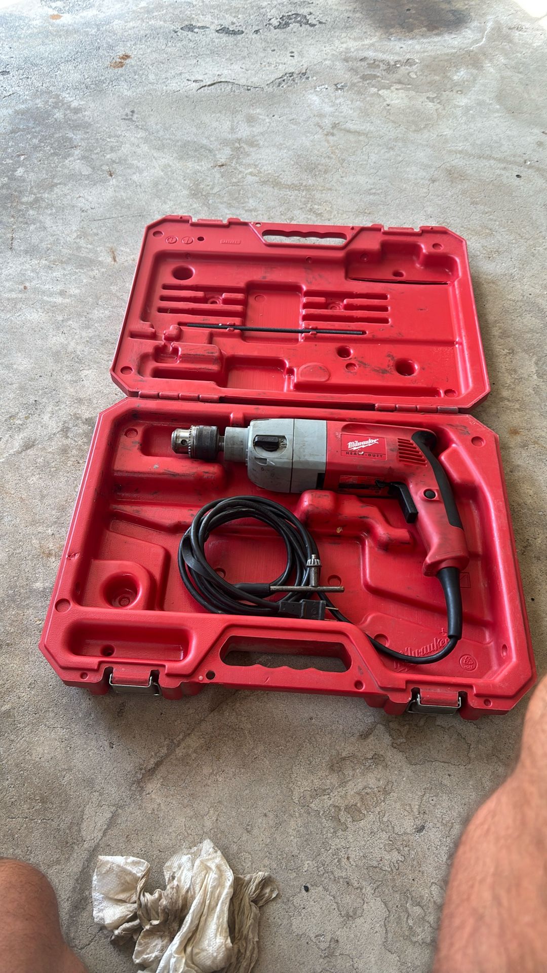 Milwaukee Heavy Duty Electric Hammer Drills & Bits