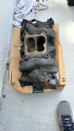 Original GM Intake Manifold 350 Small Block $40!