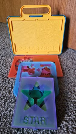Vintage Tupperware Tuppertoys Stencil Art Carry Case & 12 Stencils