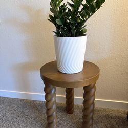 Accent table