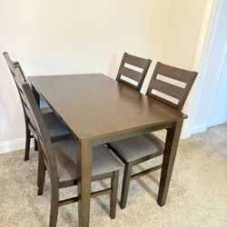 Excellent Condition Furniture For Sale