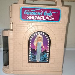 VINTAGE  GLAMOUR  GALS  SHOWPLACE CASE $40.00 
