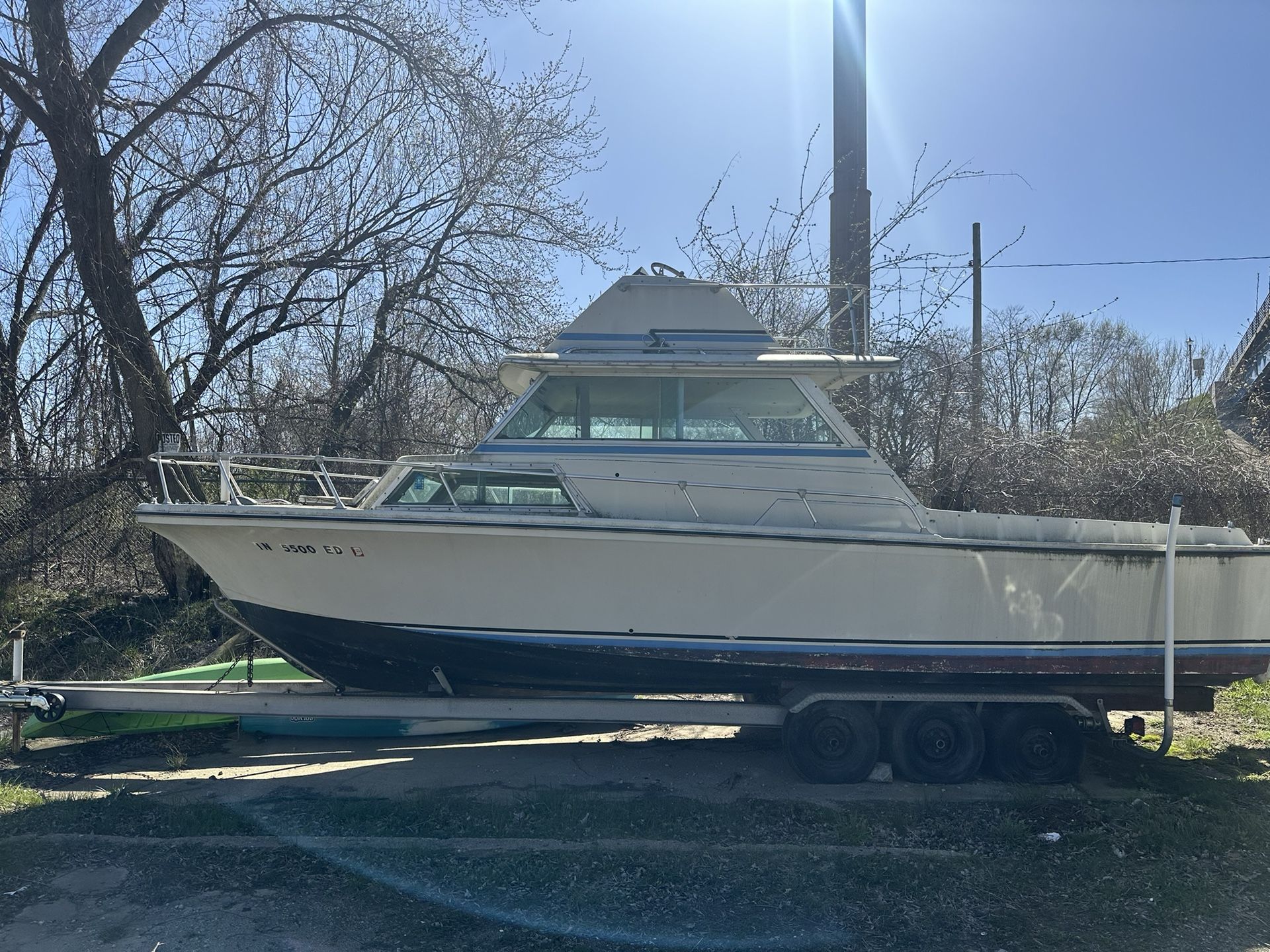 Fiber Glass House Boat 