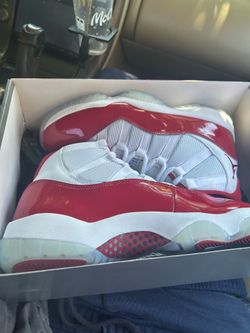 Jordan 11s size 9