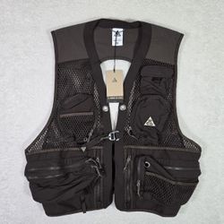 NEW - Nike ACG Buttles Vest Light  Hiking Unisex Adults Men’s Size L Women’s Size Large 