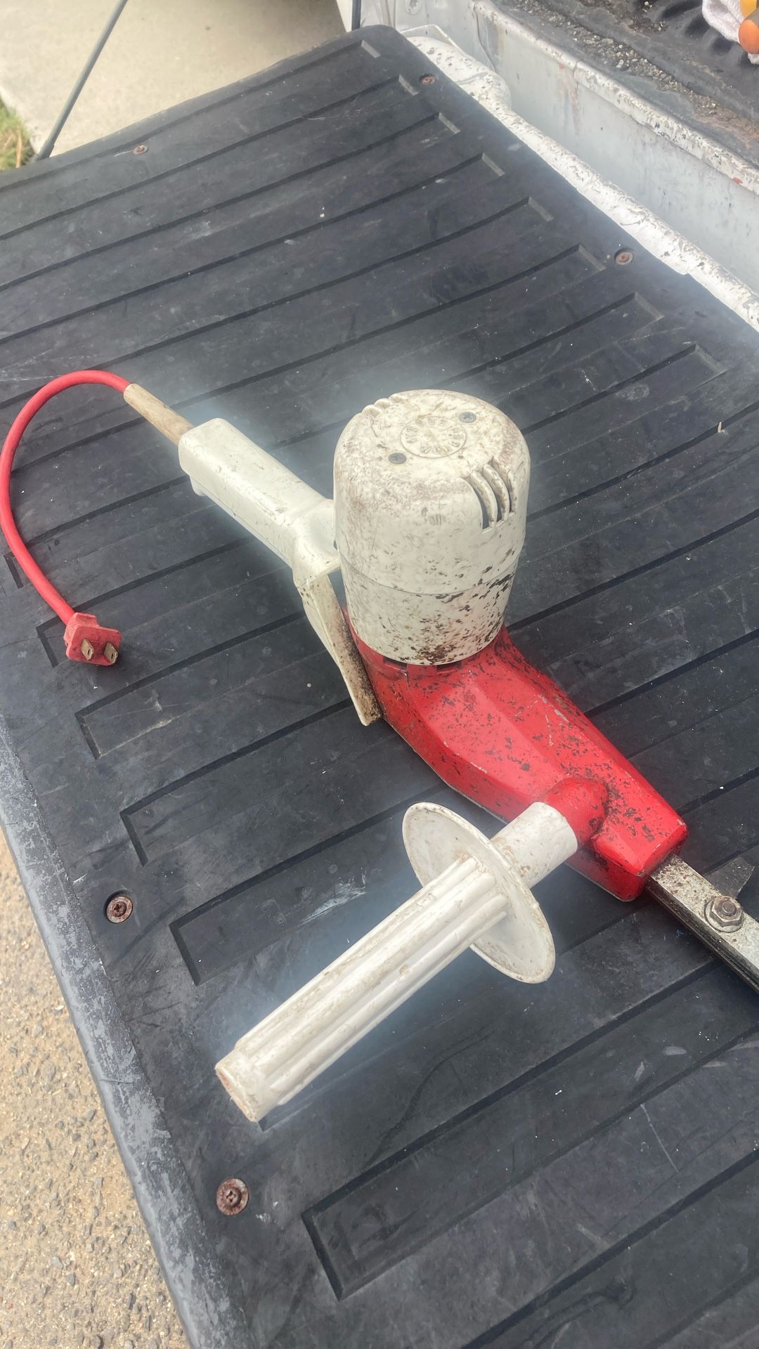 Electric Hedge Trimmer 