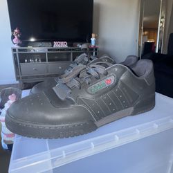 Adidas Calabasas Size 11