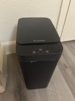 Smart trashcan