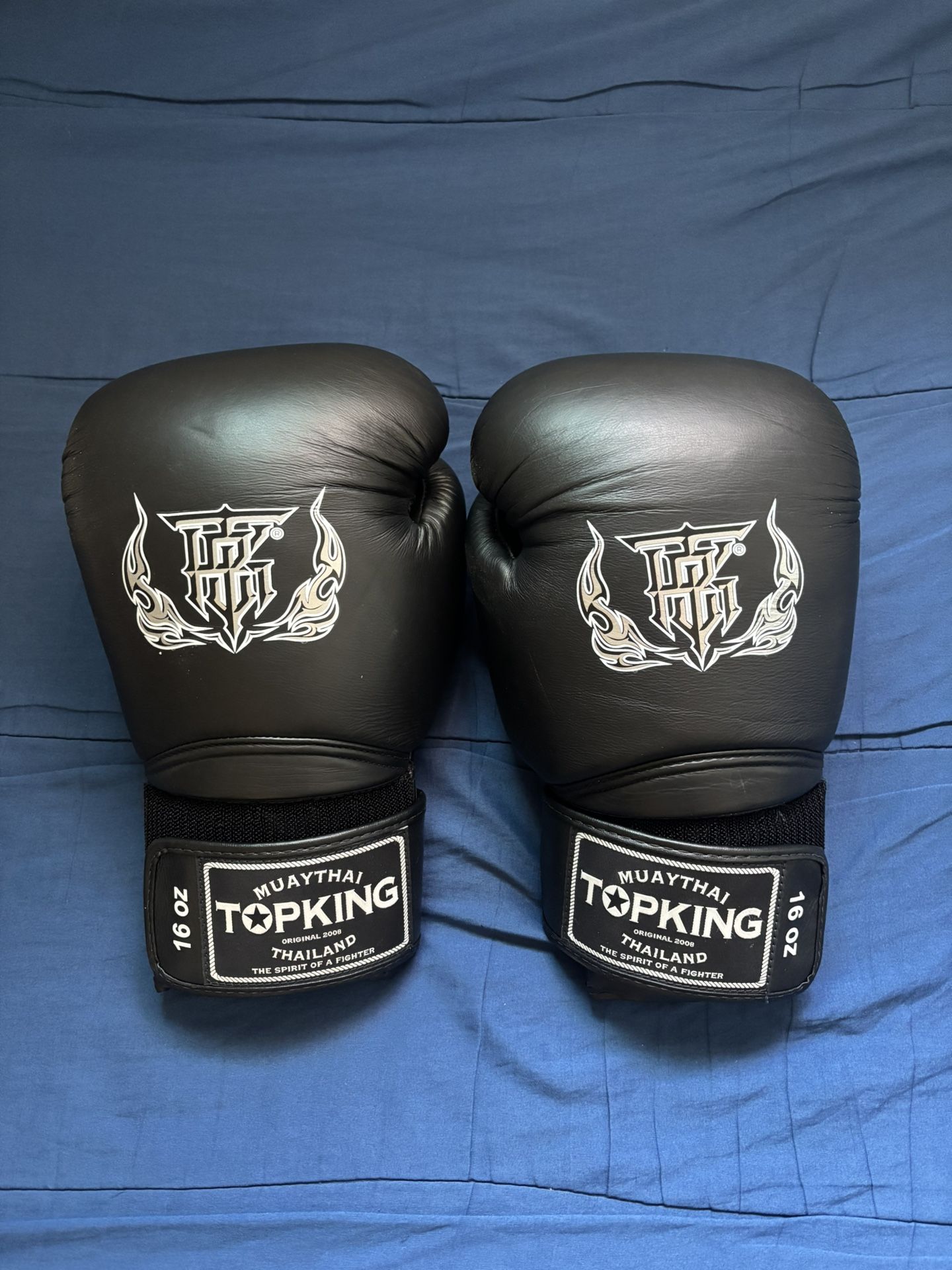 TOP KING 16OZ MUAY THAI GLOVES