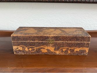 ntique Flemish Art Pyrography Wood Burned Glove / Dresser Box With Floral and Bird Design - very nice condition  Dimensions are: