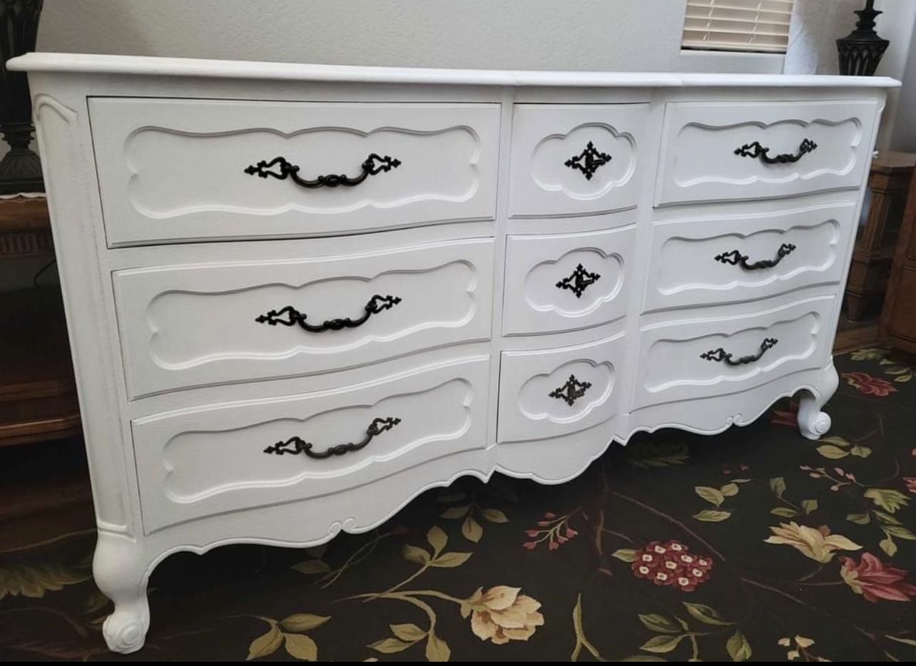 Dresser