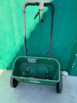 Scotts Turf Builder Classic Drop Spreader