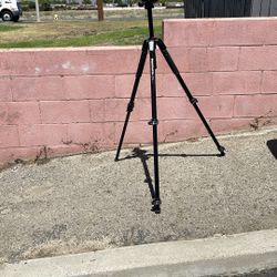 Manfrotto 055 Tripod
