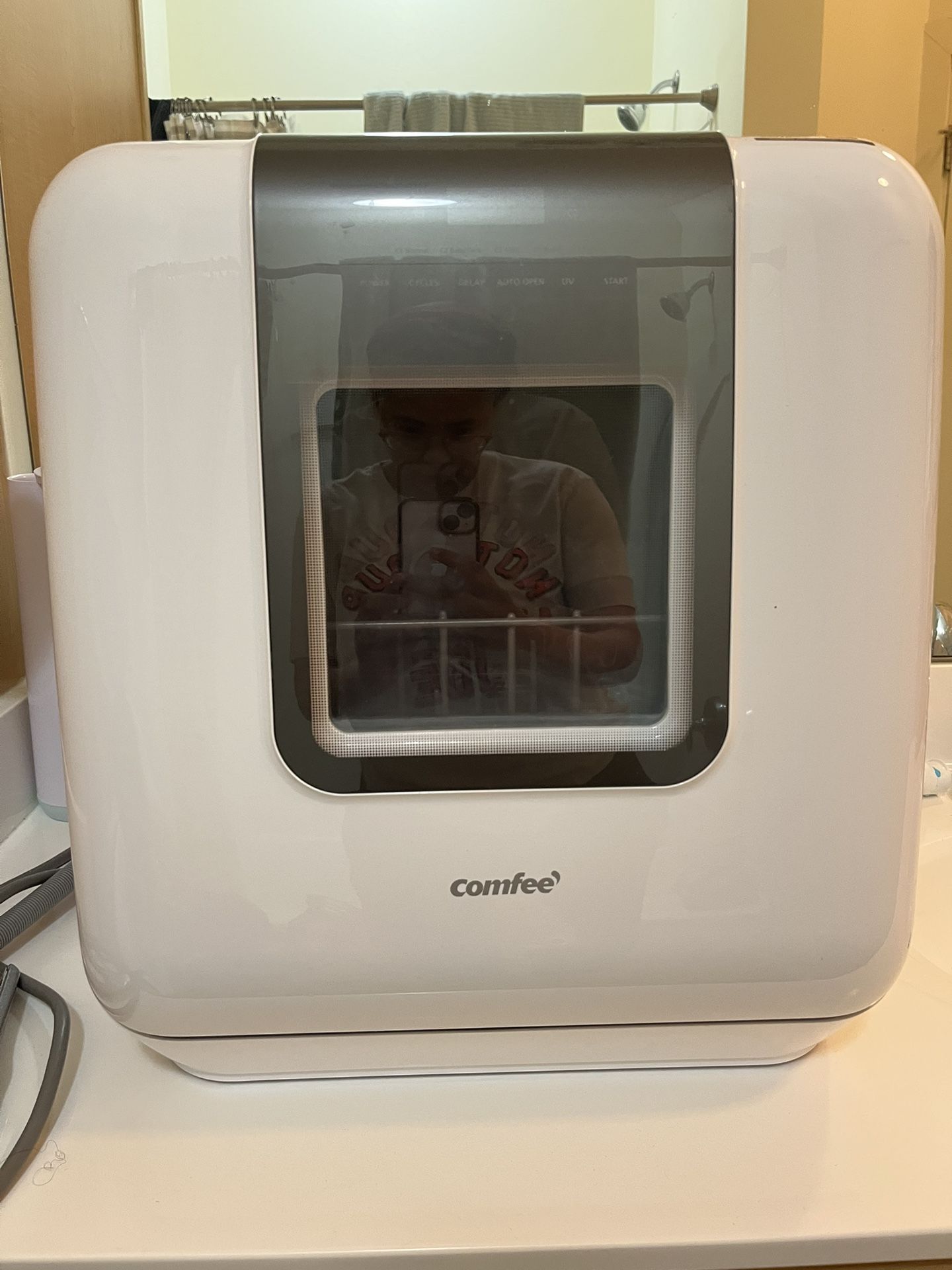 Countertop dishwasher