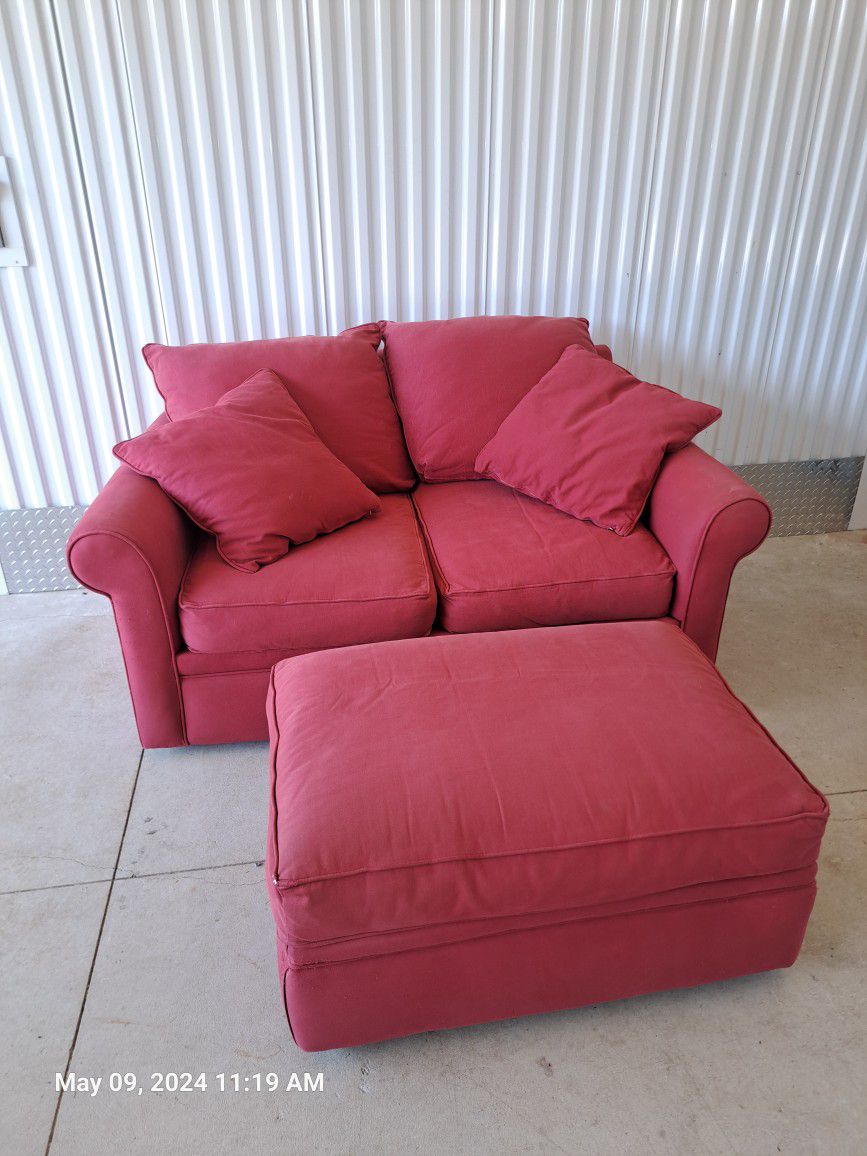 love seat couch in good condition no holes or rips.