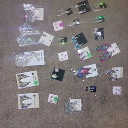 Costume Jewelry Store Closing -  All New Jewelry And Display Lot Retail $4,000 Resale