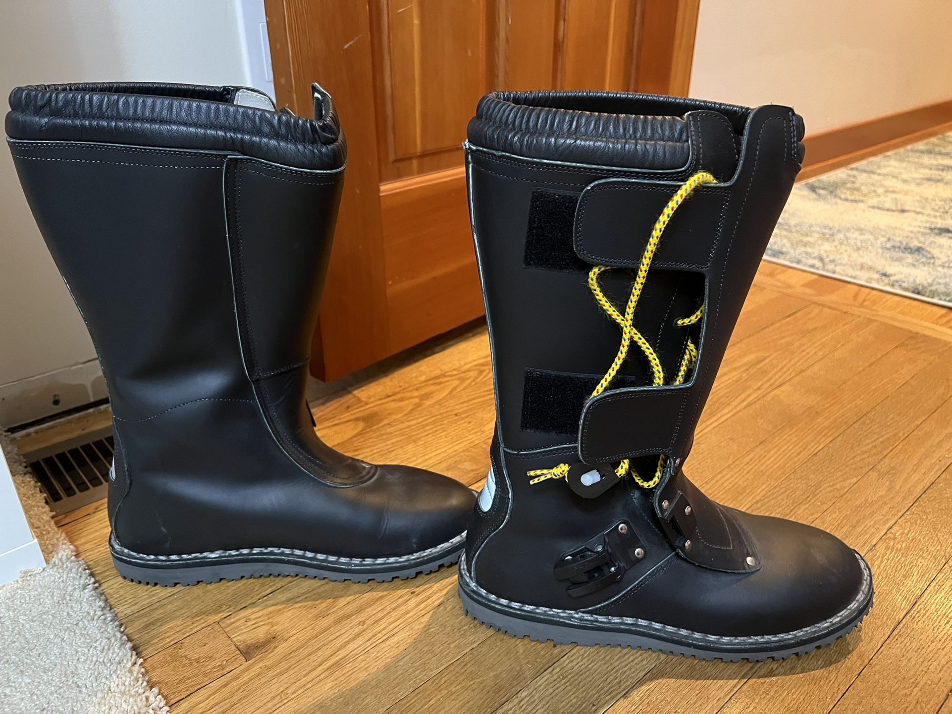 AEROSTICH COMBAT TOURING BOOTS // Motorcycle