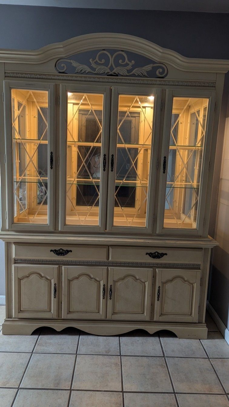 Dining Room Hutch & Table